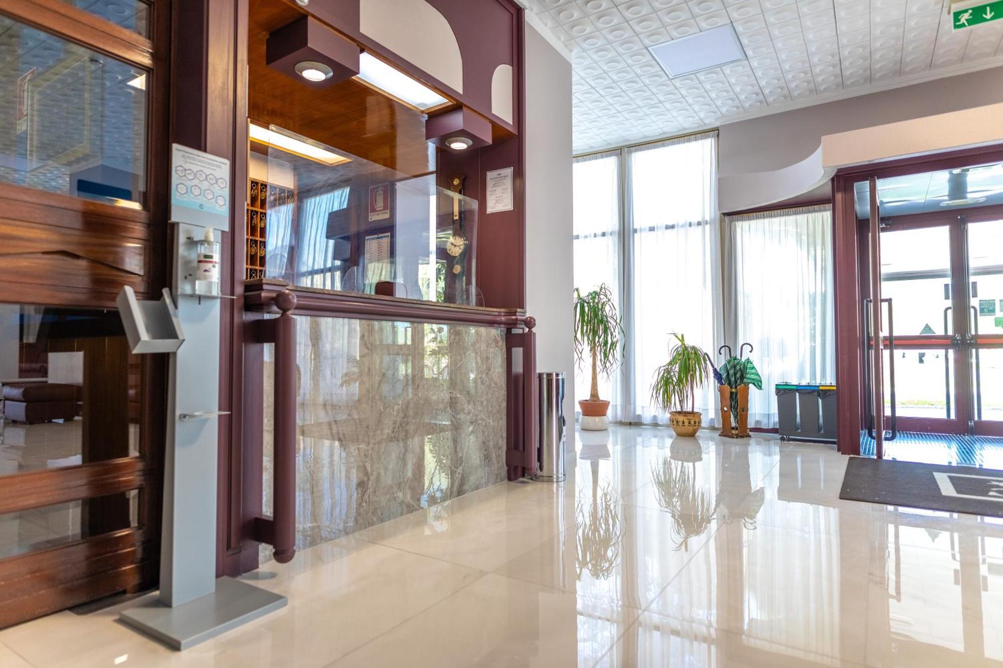 ריולו טרמה Hotel Cristallo מראה חיצוני תמונה