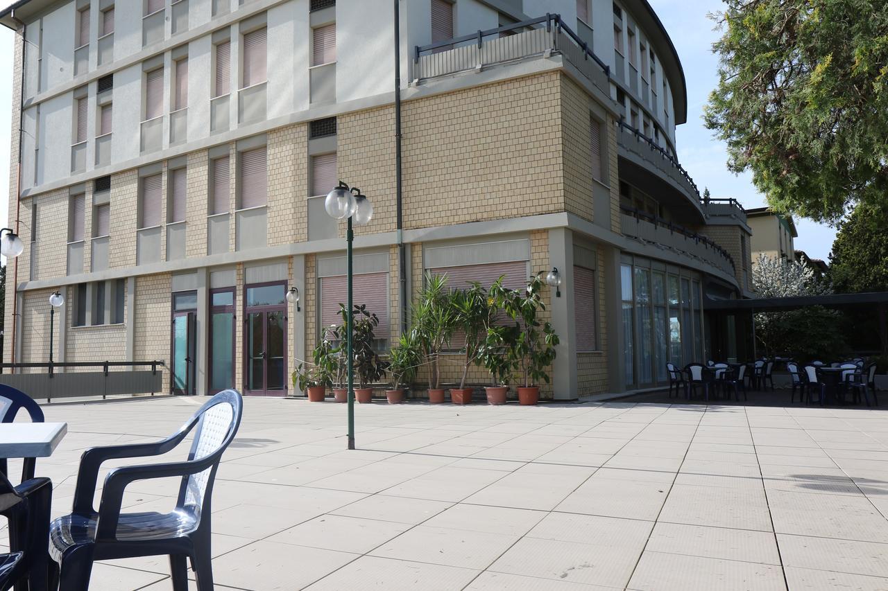 ריולו טרמה Hotel Cristallo מראה חיצוני תמונה