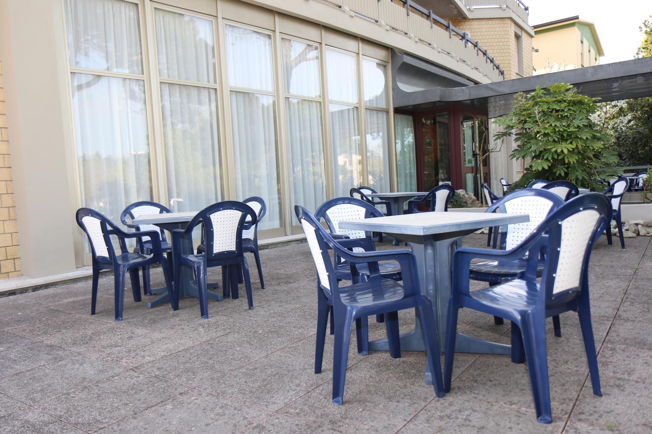 ריולו טרמה Hotel Cristallo מראה חיצוני תמונה
