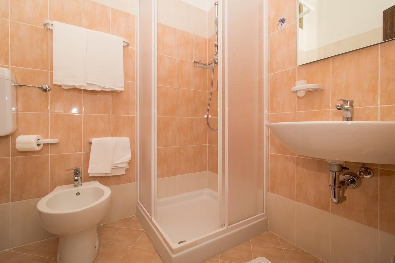 ריולו טרמה Hotel Cristallo מראה חיצוני תמונה
