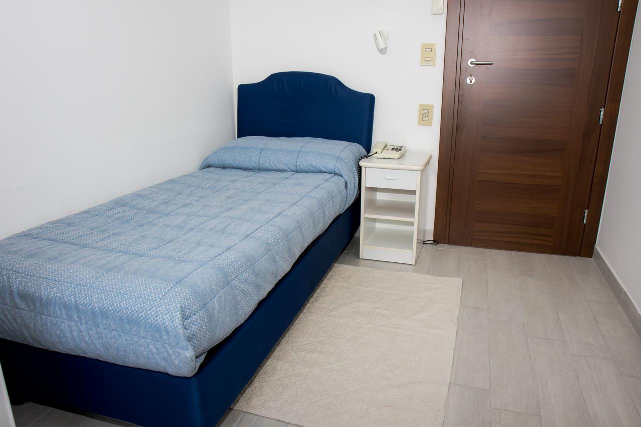 ריולו טרמה Hotel Cristallo מראה חיצוני תמונה
